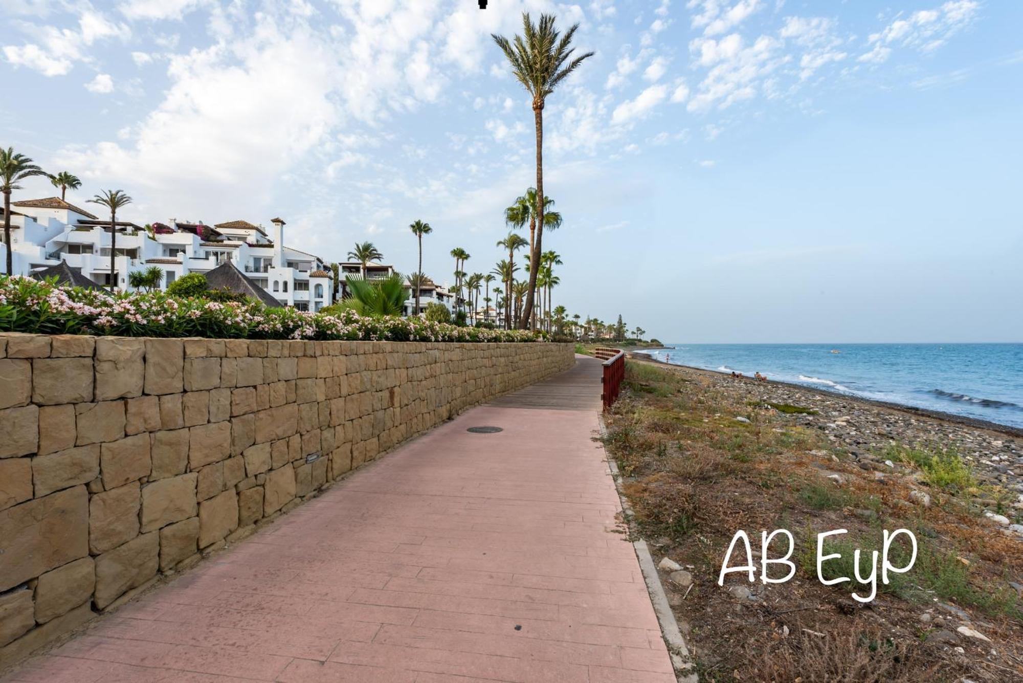 Alcazaba Beach Apartment Estepona Buitenkant foto
