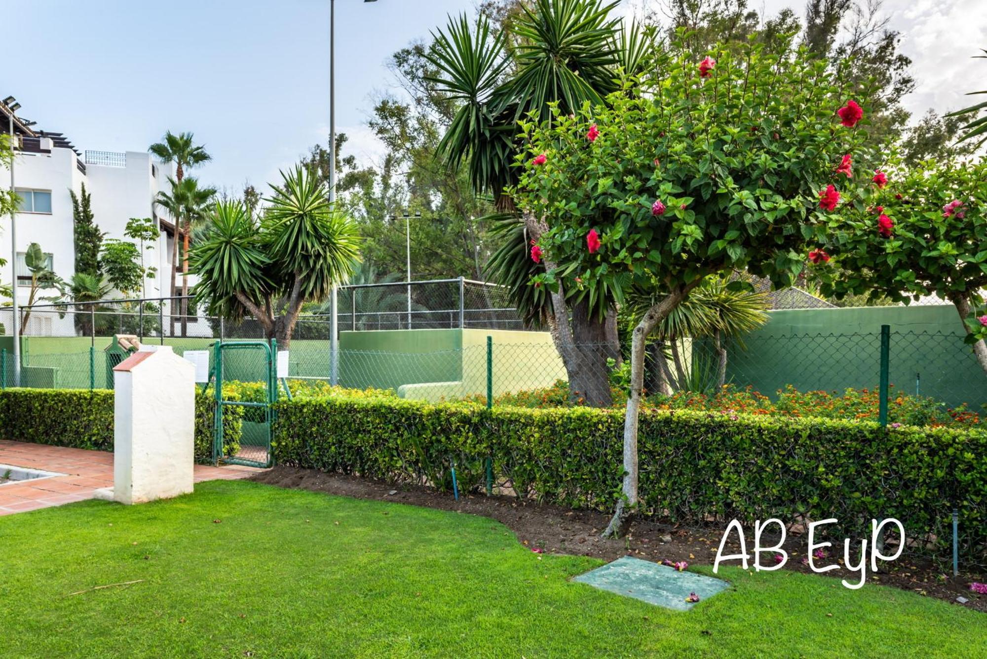 Alcazaba Beach Apartment Estepona Buitenkant foto