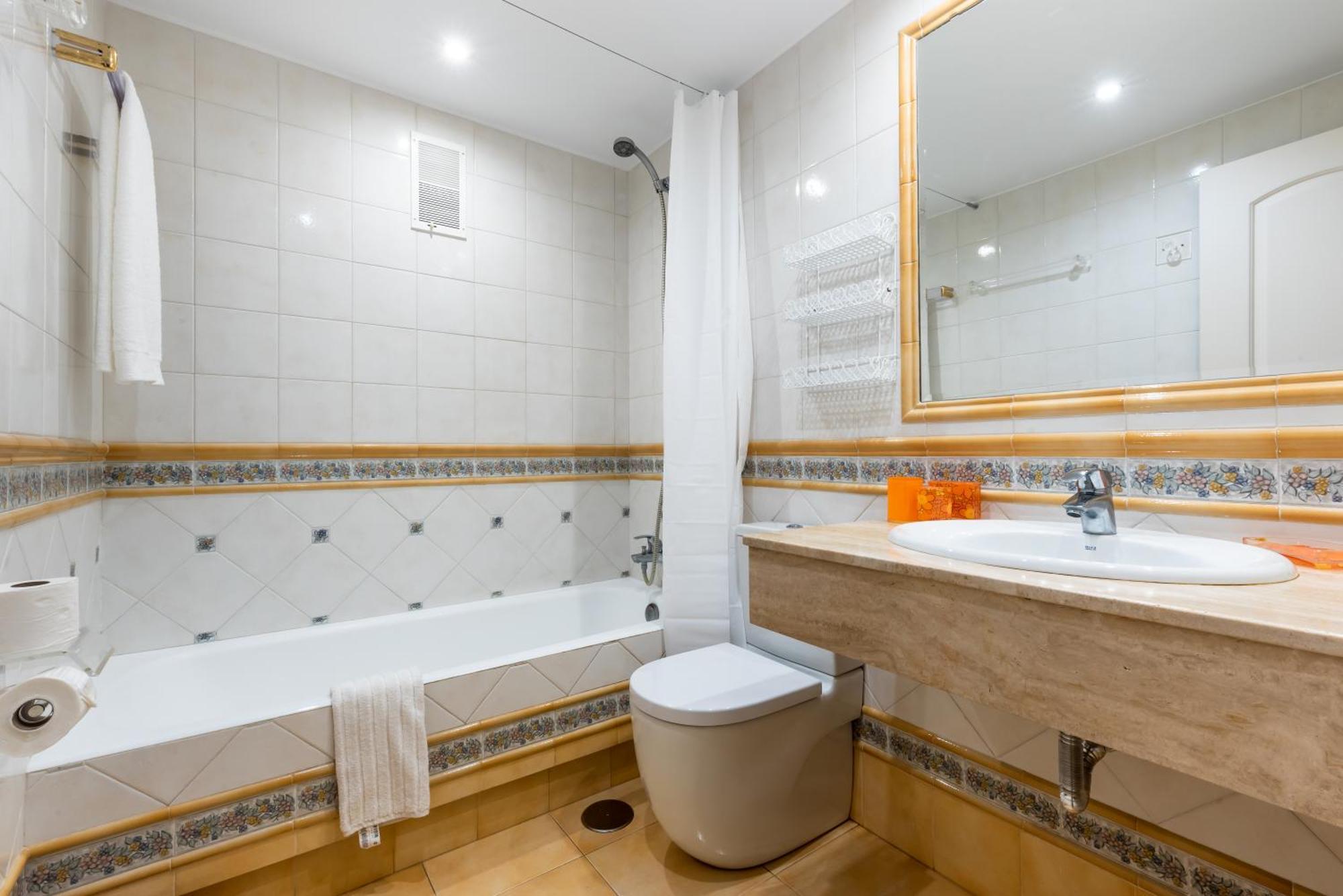 Alcazaba Beach Apartment Estepona Buitenkant foto