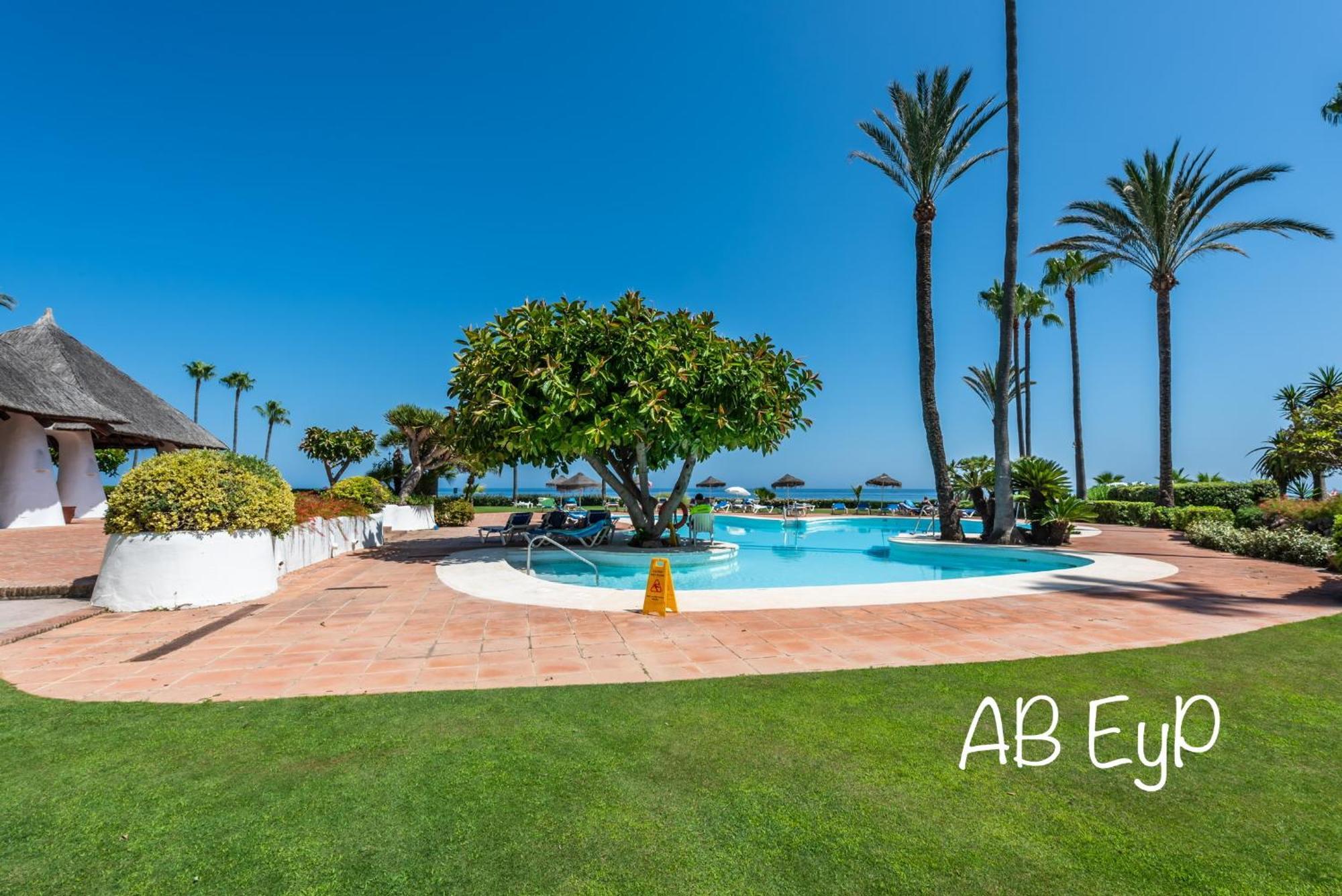 Alcazaba Beach Apartment Estepona Buitenkant foto