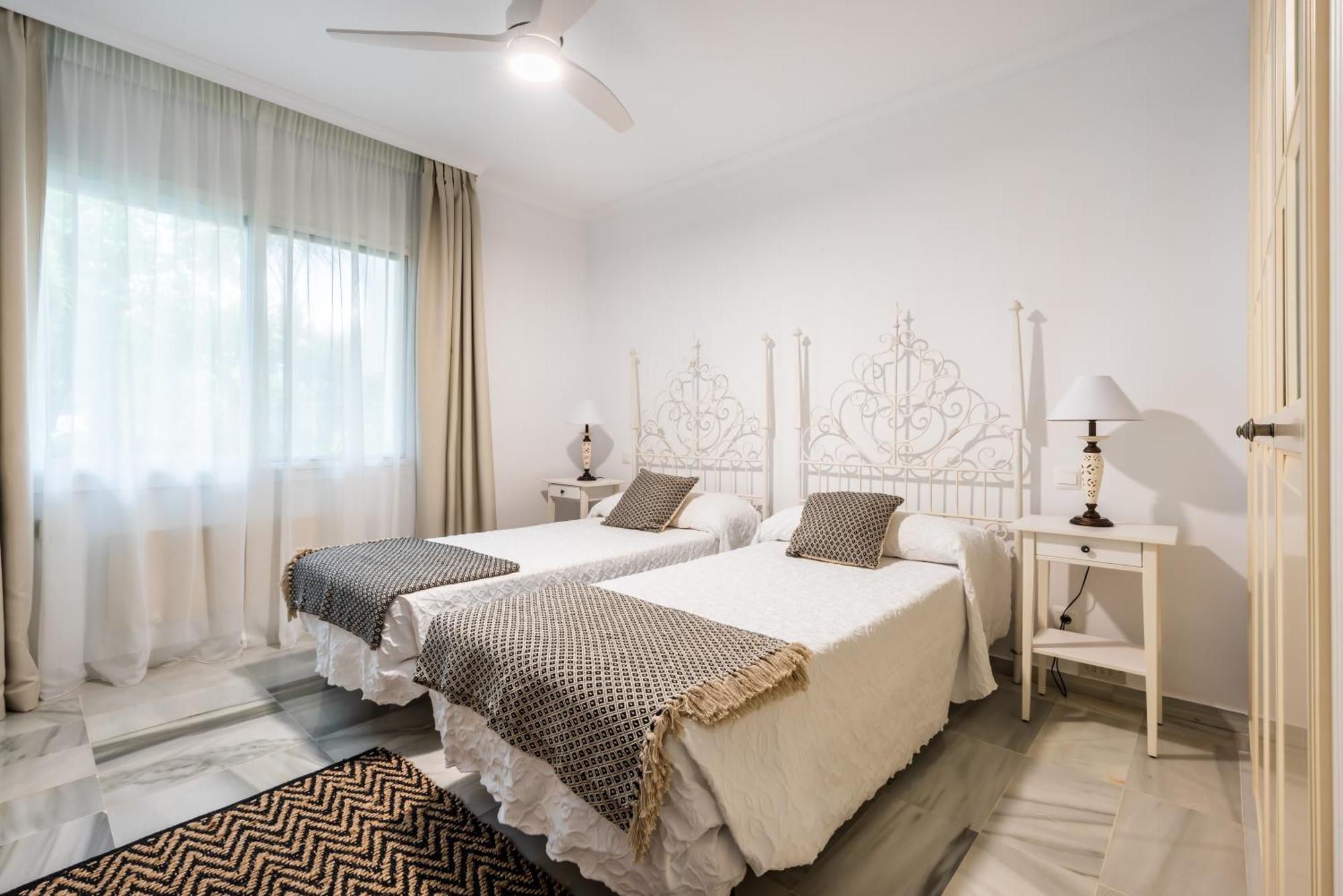 Alcazaba Beach Apartment Estepona Buitenkant foto